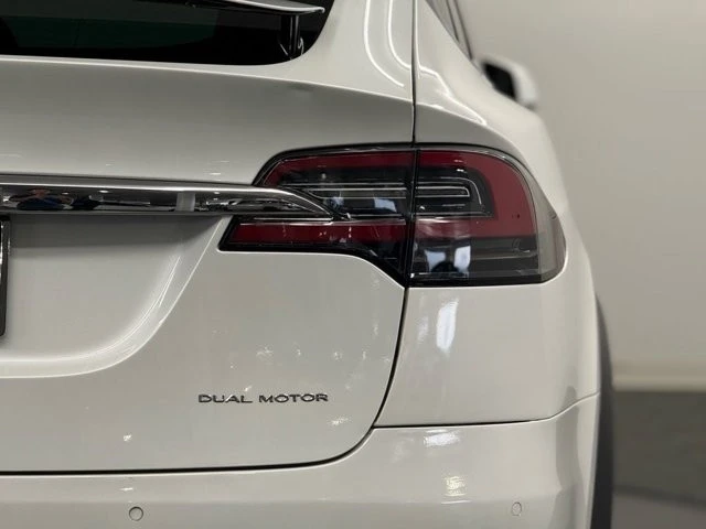 2020 Tesla Model X - Image 9 of 21