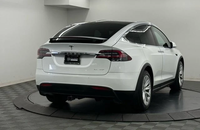 2020 Tesla Model X - Image 5 of 21