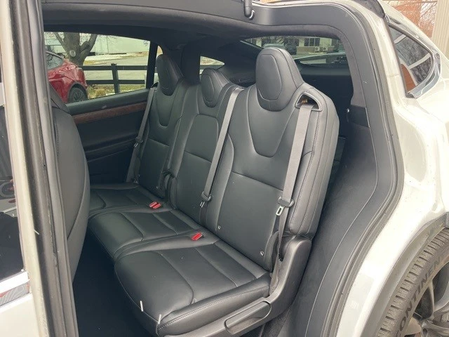 2020 Tesla Model X - Image 15 of 21