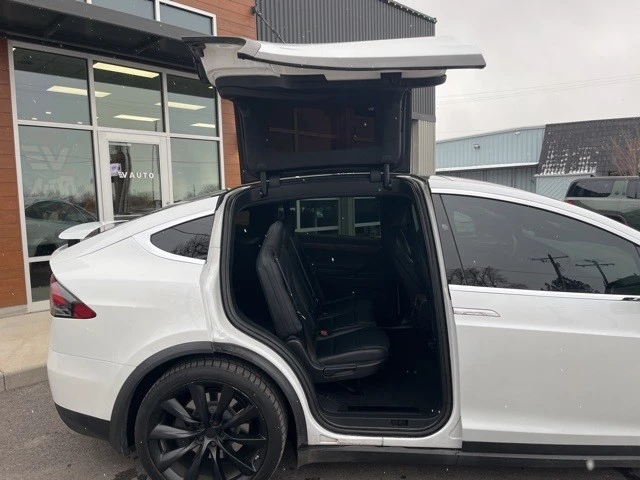 2020 Tesla Model X - Image 18 of 21