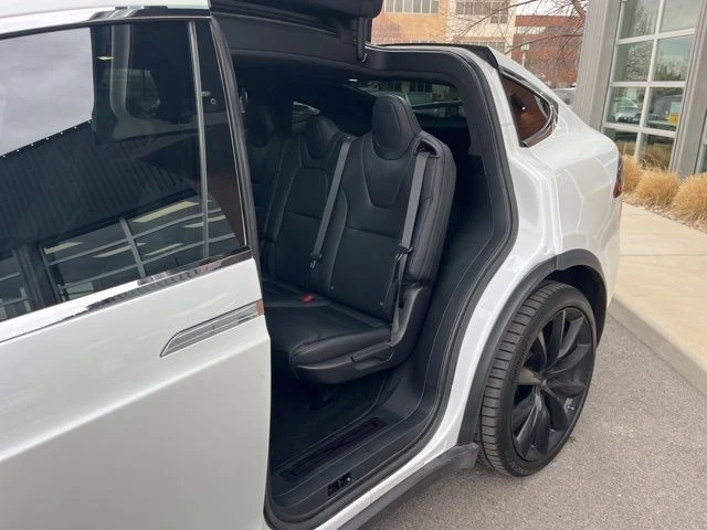 2020 Tesla Model X - Image 14 of 21