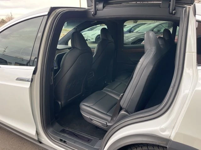 2020 Tesla Model X - Image 15 of 21