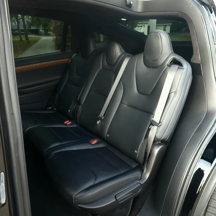 2020 Tesla Model X - Image 9 of 16