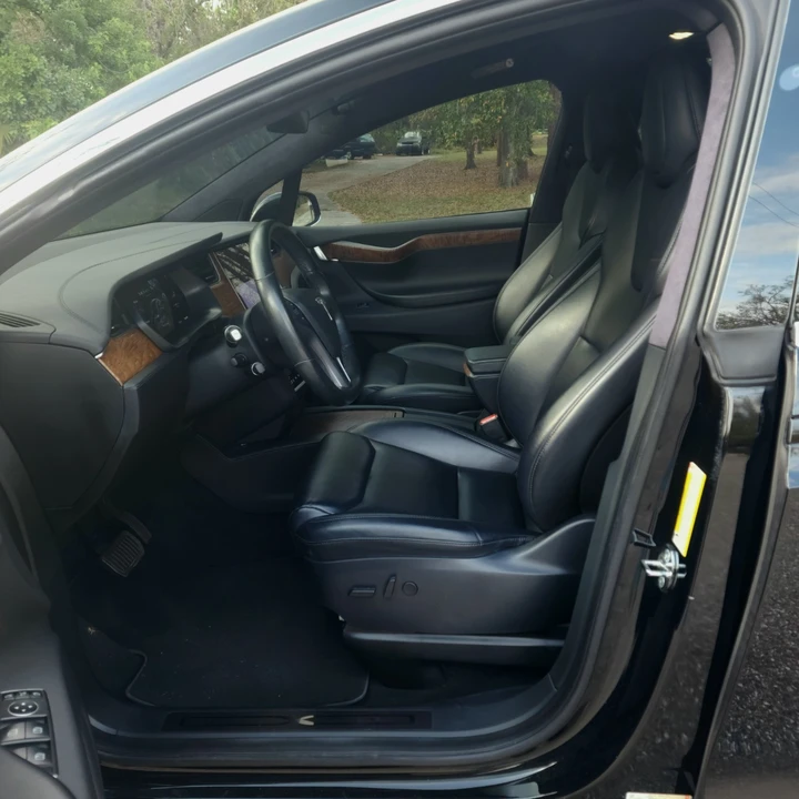 2020 Tesla Model X - Image 8 of 16
