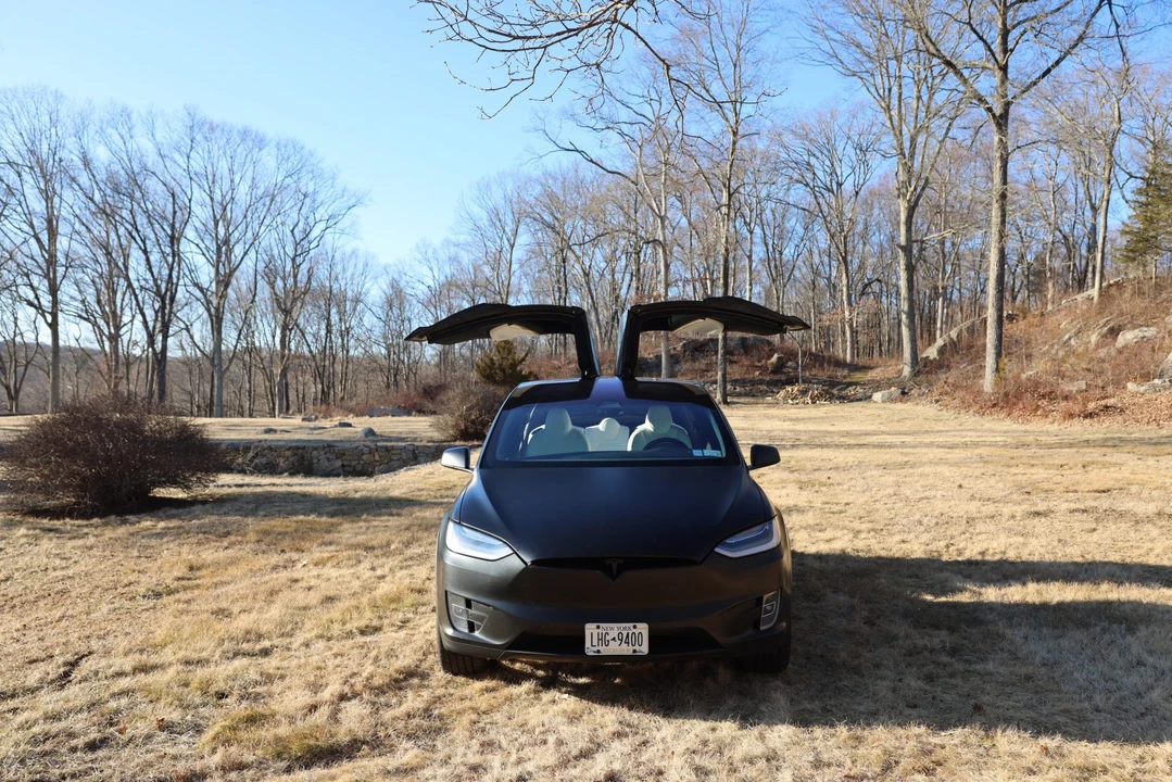2020 Tesla Model X - Image 20 of 31