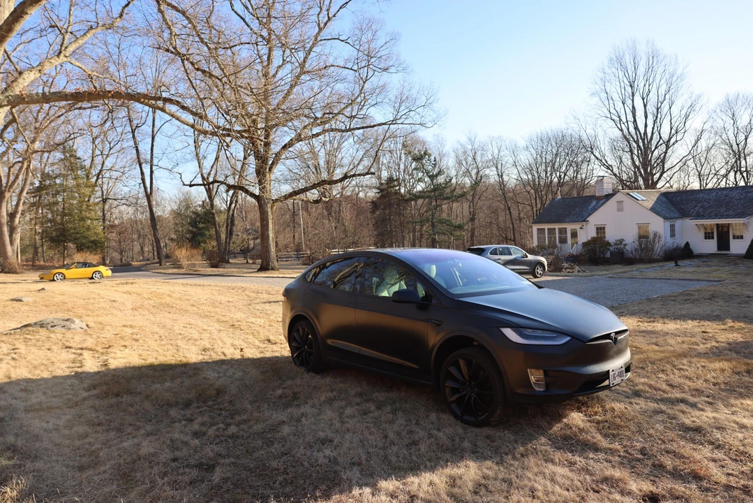 2020 Tesla Model X - Image 23 of 31