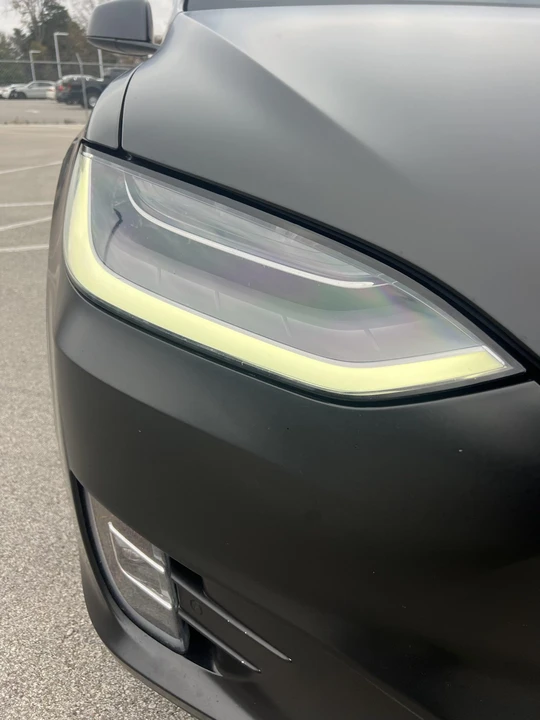 2020 Tesla Model X - Image 14 of 31