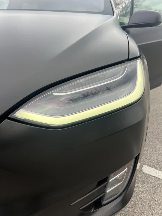 2020 Tesla Model X - Image 15 of 31