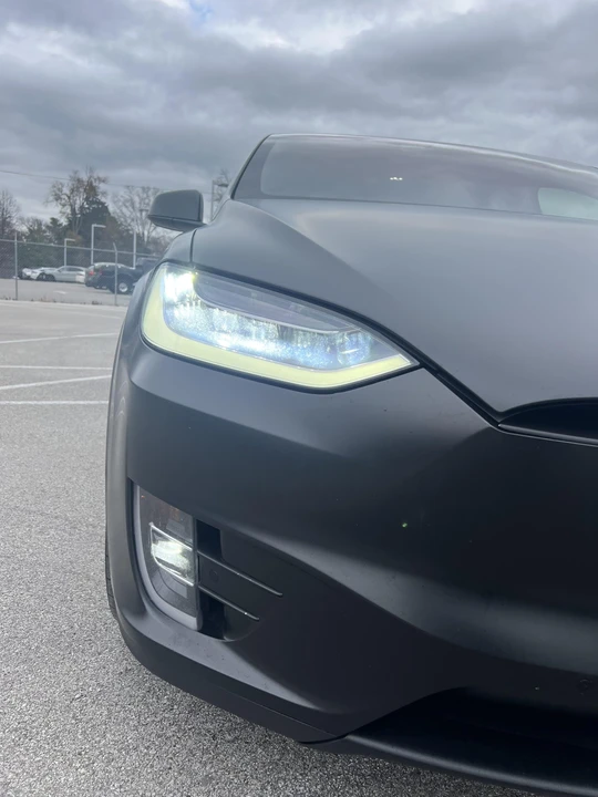2020 Tesla Model X - Image 12 of 31