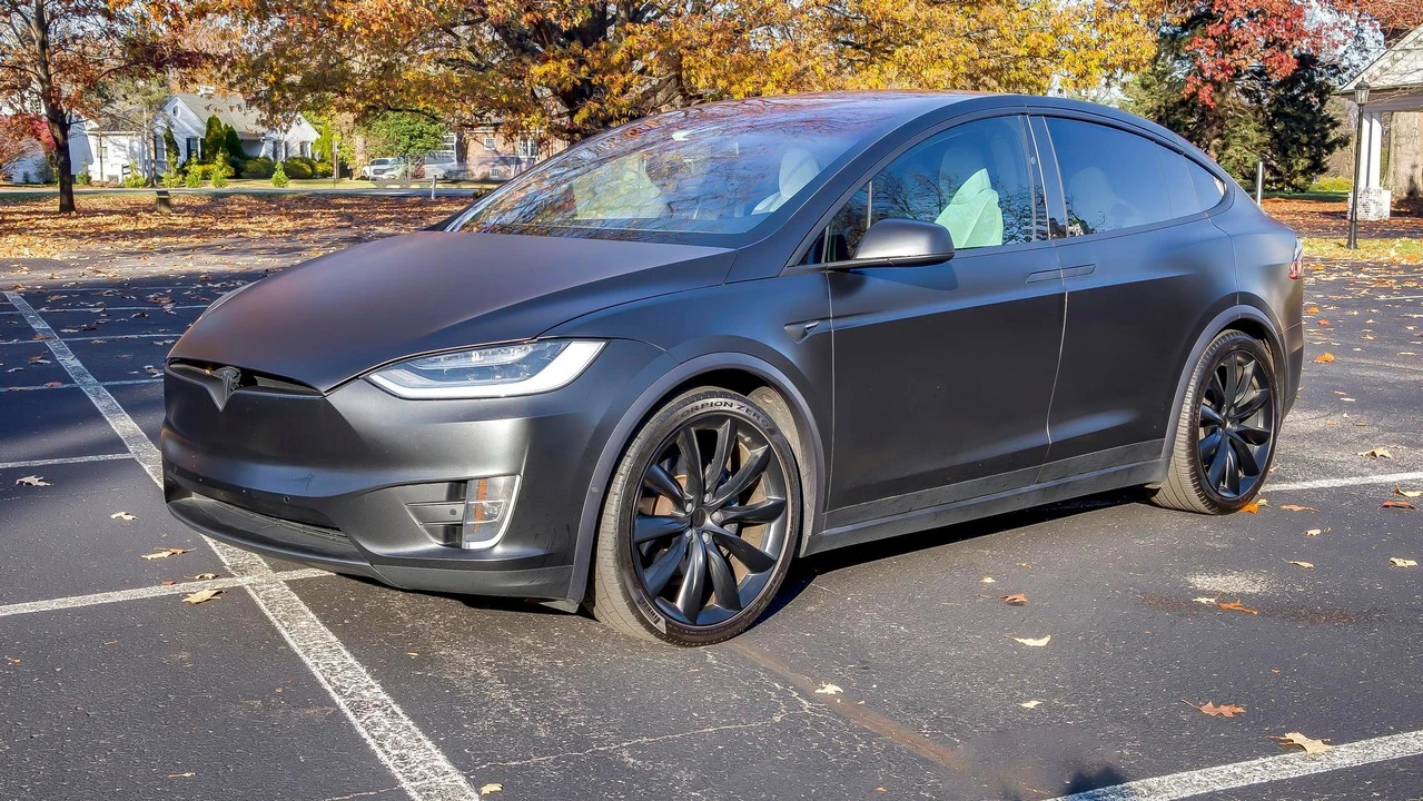 2020 Tesla Model X - Image 4 of 31