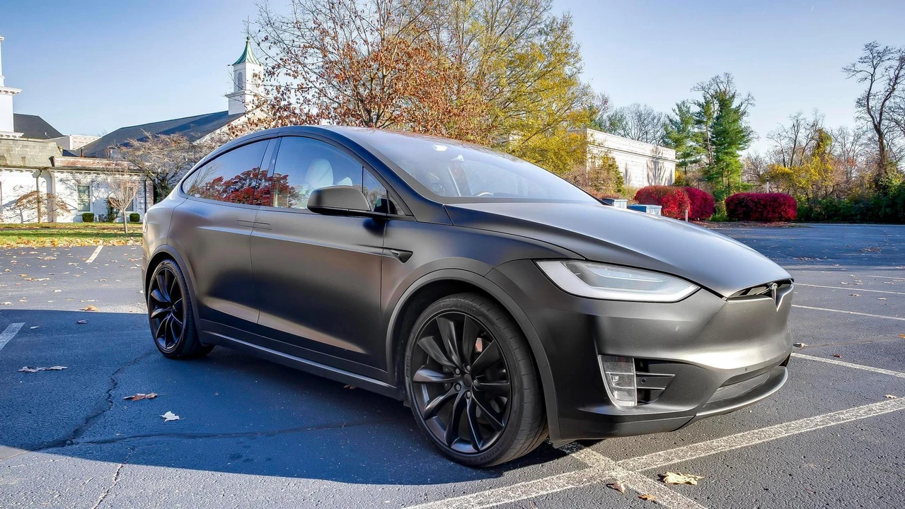 2020 Tesla Model X - Image 3 of 31