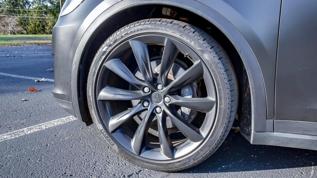 2020 Tesla Model X - Image 24 of 31