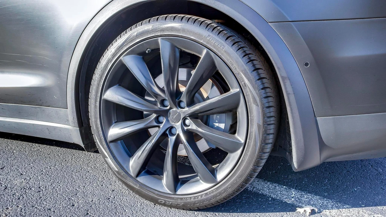 2020 Tesla Model X - Image 26 of 31