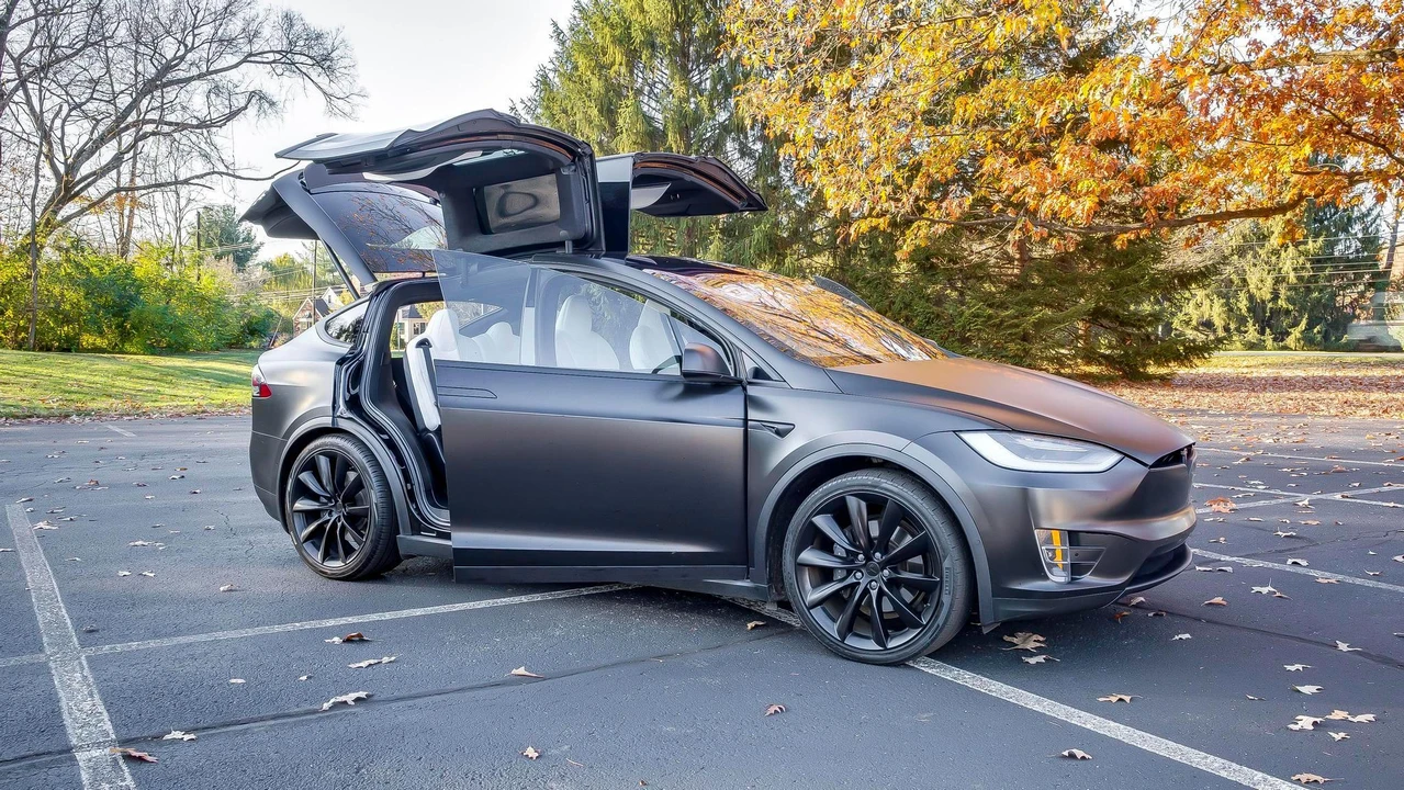2020 Tesla Model X - Image 7 of 31