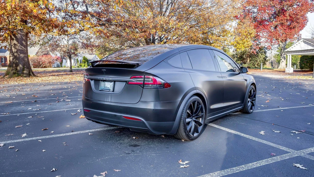 2020 Tesla Model X - Image 6 of 31