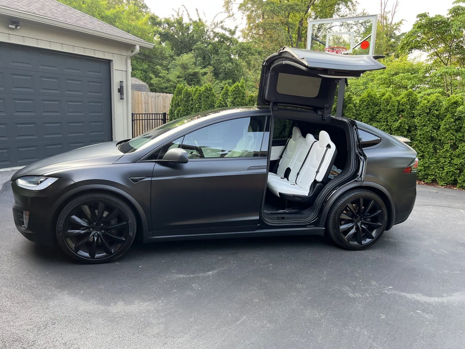 2020 Tesla Model X - Image 11 of 31