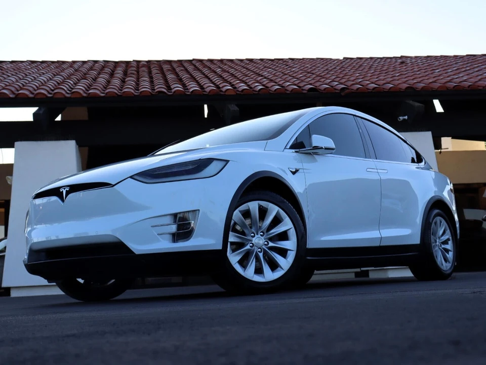 2020 Tesla Model X - Image 4 of 12