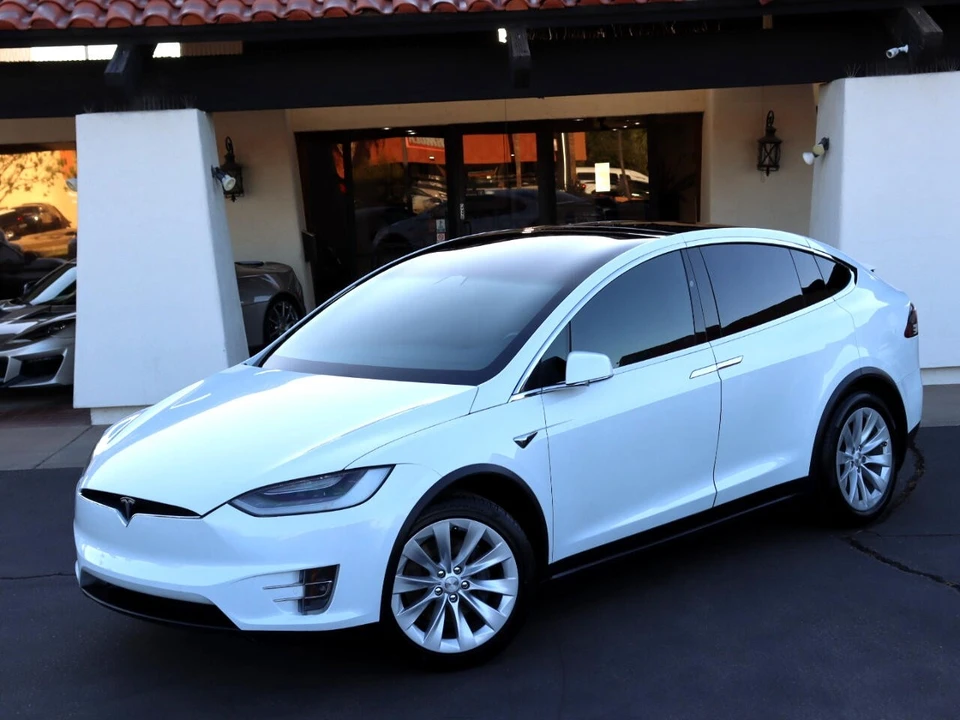 2020 Tesla Model X - Image 5 of 12