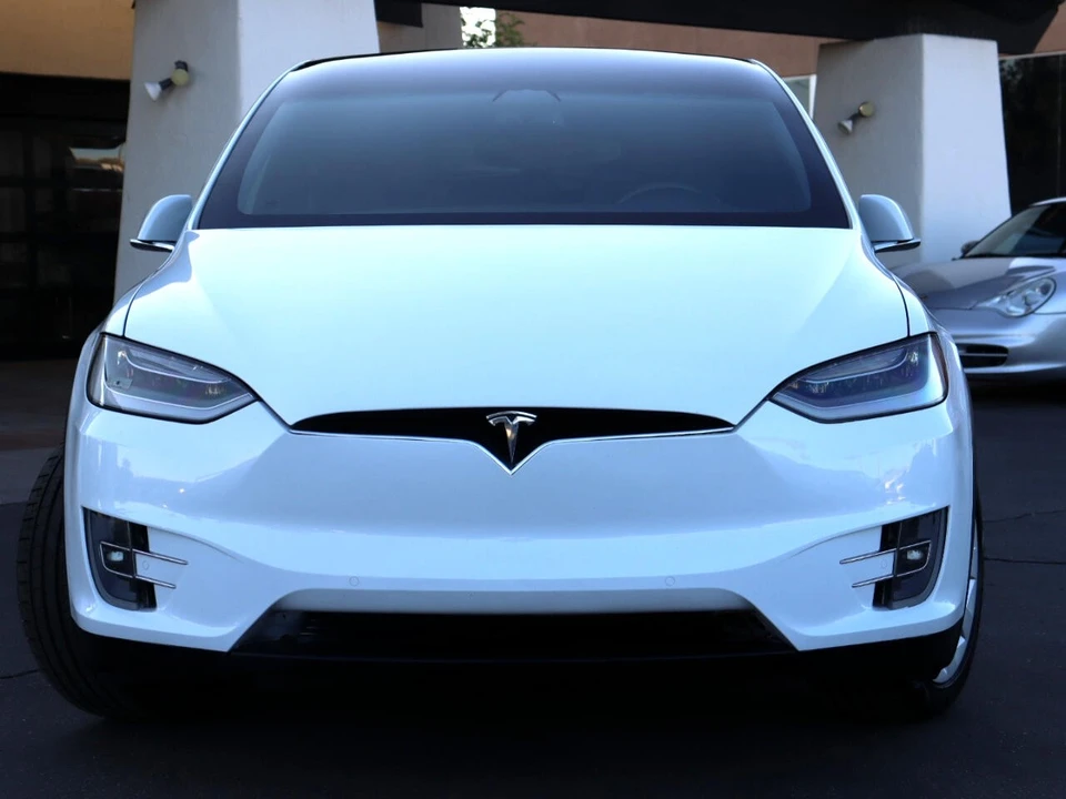 2020 Tesla Model X - Image 8 of 12