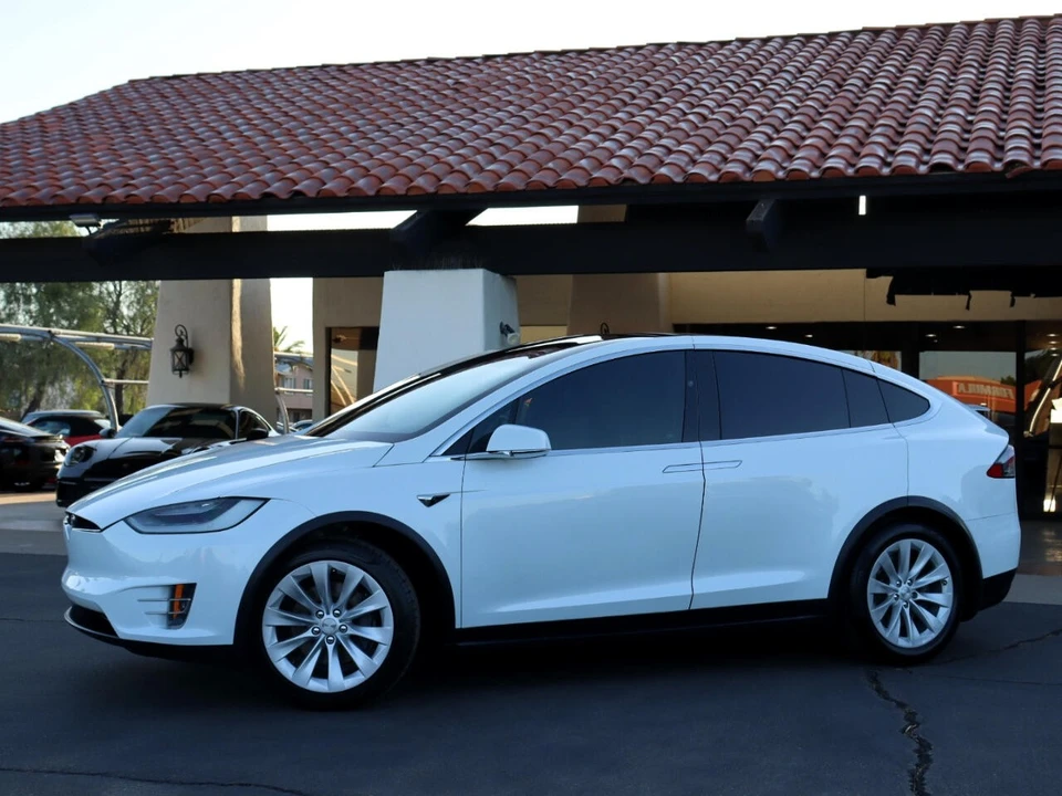 2020 Tesla Model X - Image 6 of 12