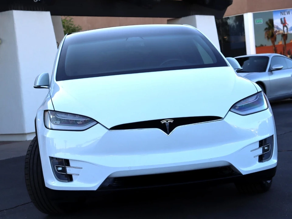2020 Tesla Model X - Image 2 of 12