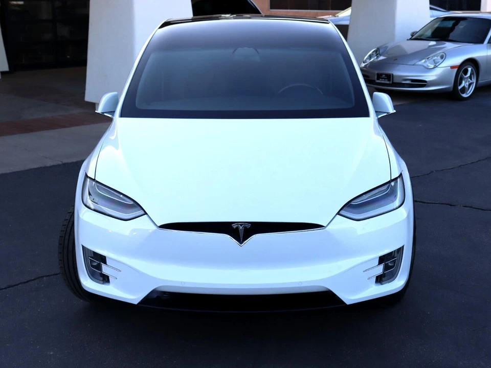 2020 Tesla Model X - Image 9 of 12
