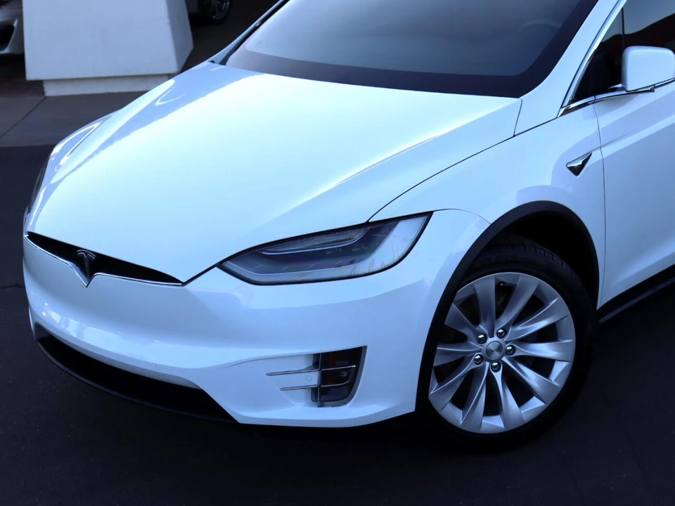 2020 Tesla Model X - Image 7 of 12