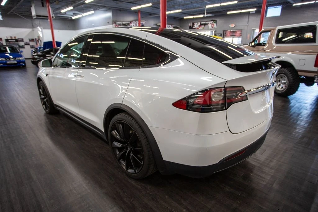 2020 Tesla Model X - Image 3 of 11