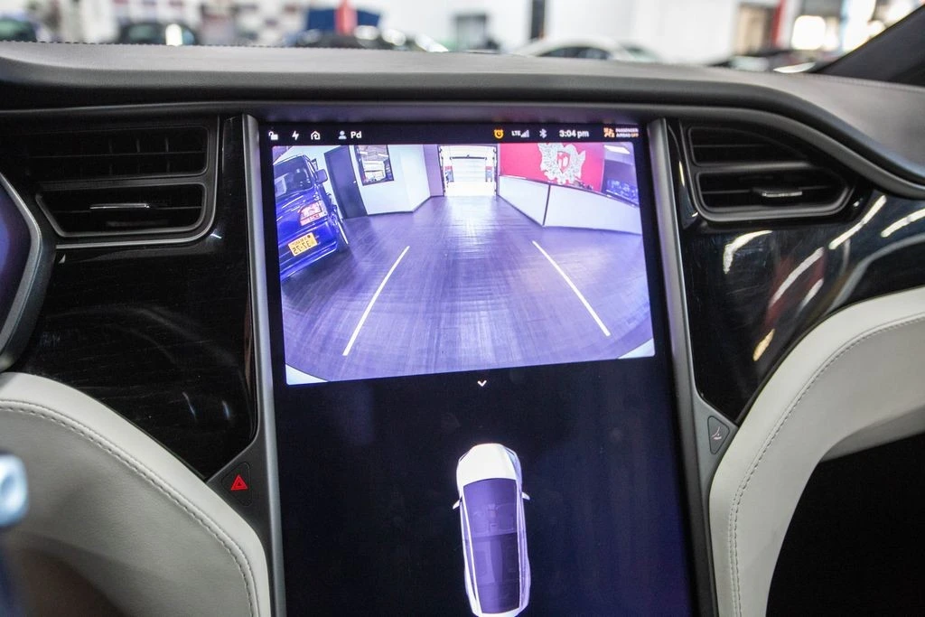 2020 Tesla Model X - Image 9 of 11