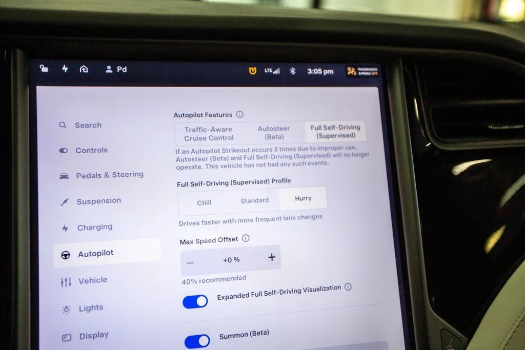 2020 Tesla Model X - Image 10 of 11