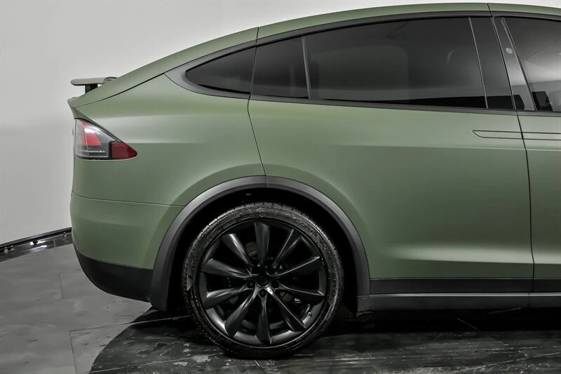 2020 Tesla Model X - Image 11 of 12