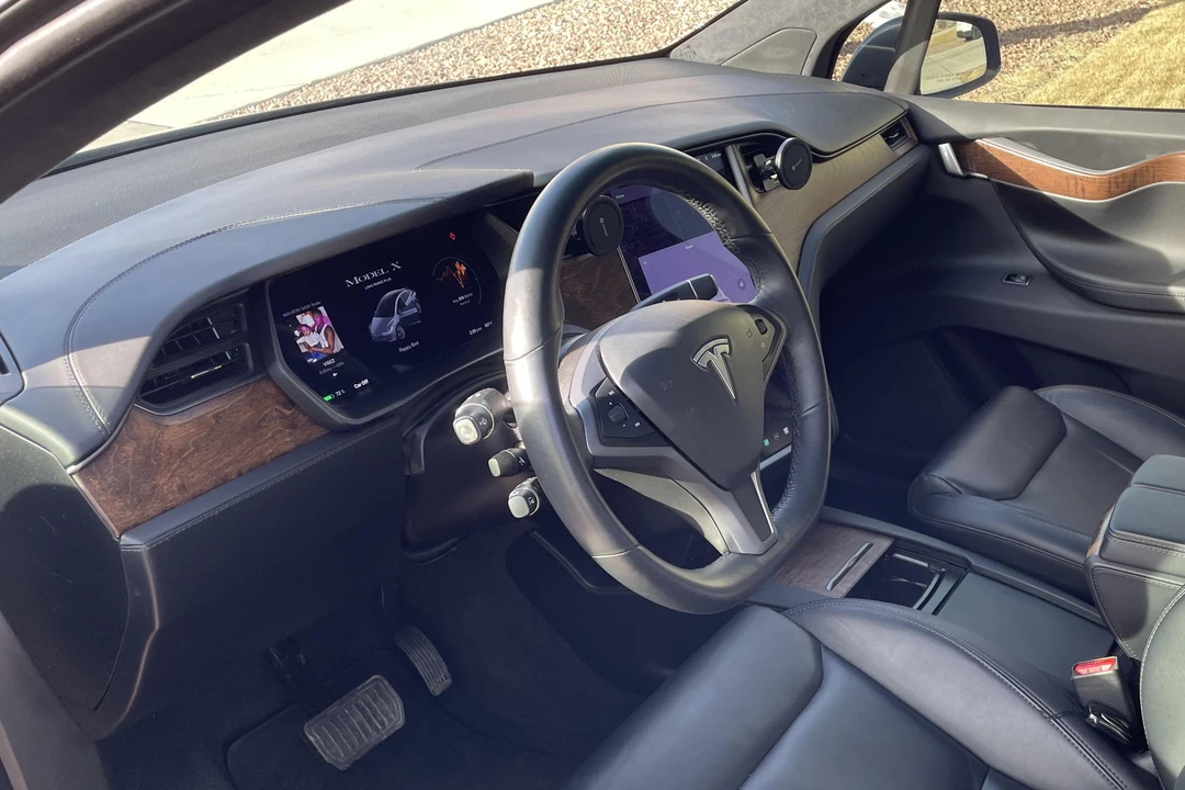 2020 Tesla Model X - Image 23 of 31