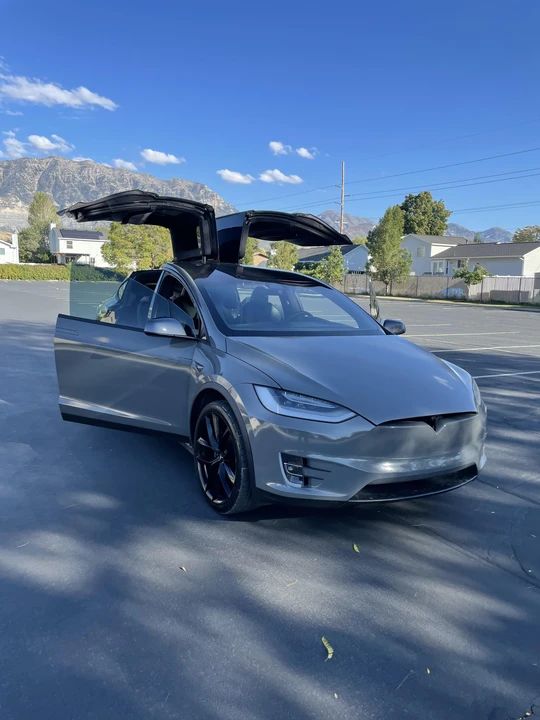2020 Tesla Model X - Image 16 of 31
