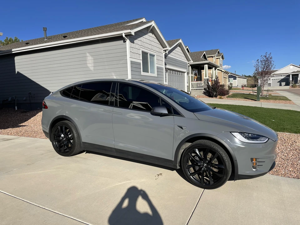 2020 Tesla Model X - Image 14 of 31