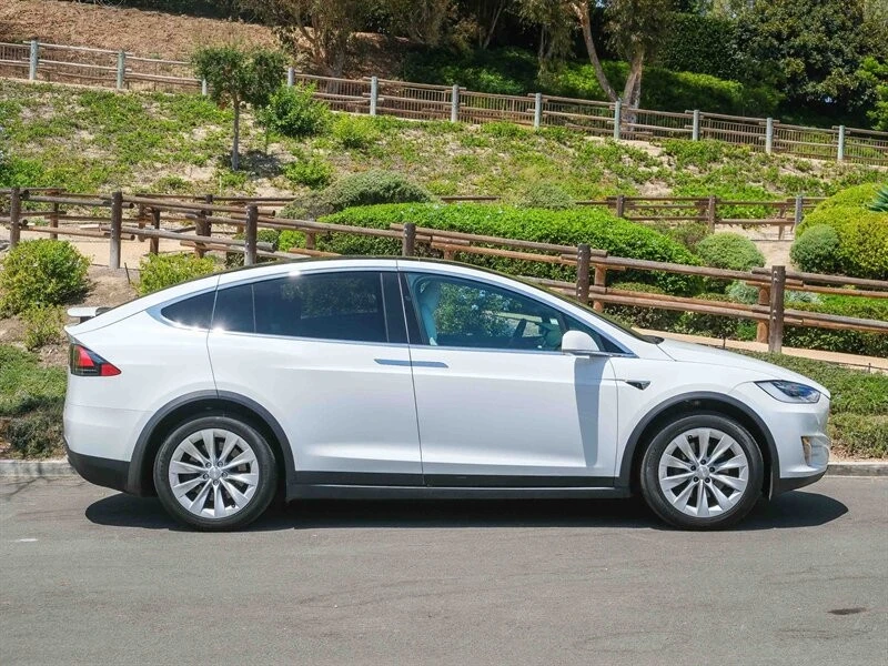 2020 Tesla Model X - Image 7 of 21