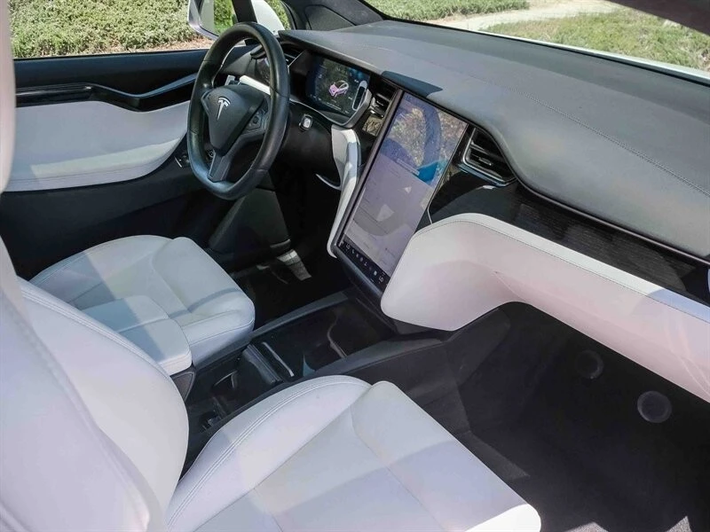 2020 Tesla Model X - Image 20 of 21