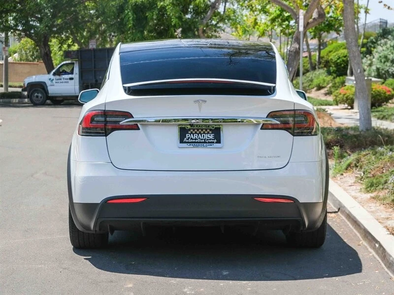 2020 Tesla Model X - Image 5 of 21