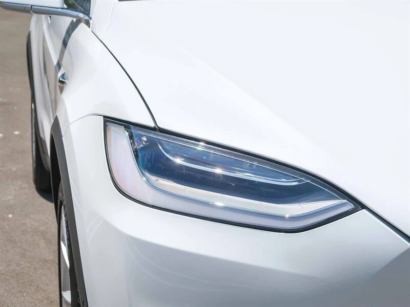 2020 Tesla Model X - Image 13 of 21