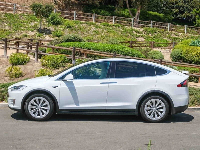 2020 Tesla Model X - Image 3 of 21