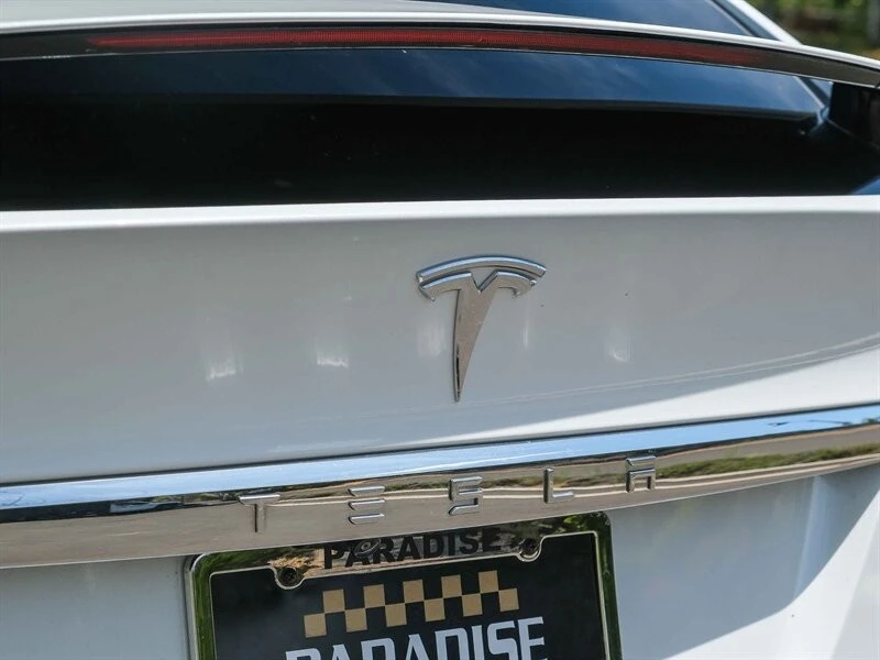 2020 Tesla Model X - Image 10 of 21