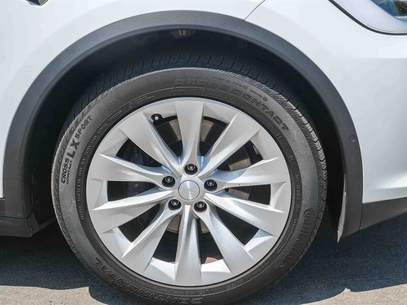 2020 Tesla Model X - Image 12 of 21