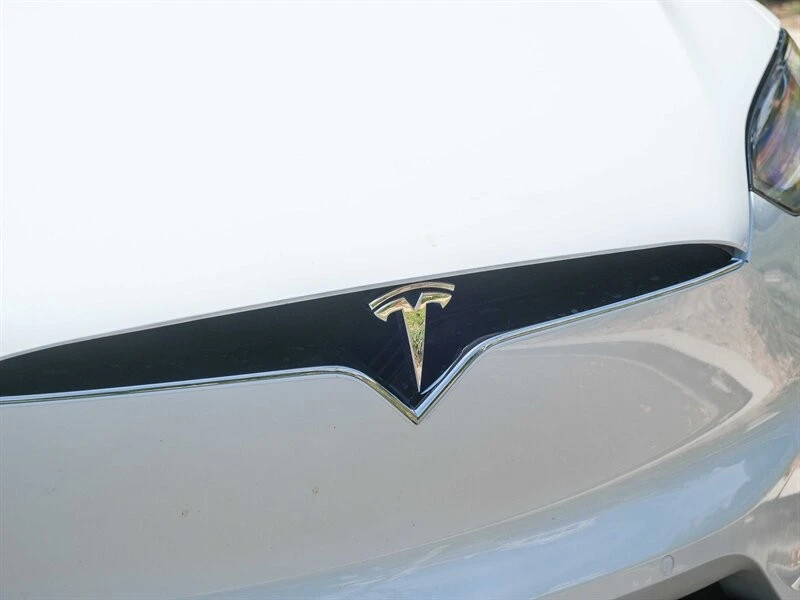 2020 Tesla Model X - Image 14 of 21