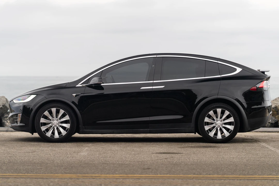 2020 Tesla Model X - Image 3 of 31