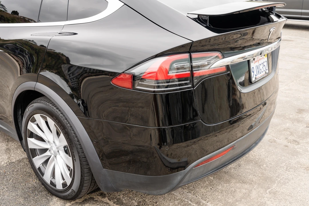 2020 Tesla Model X - Image 27 of 31