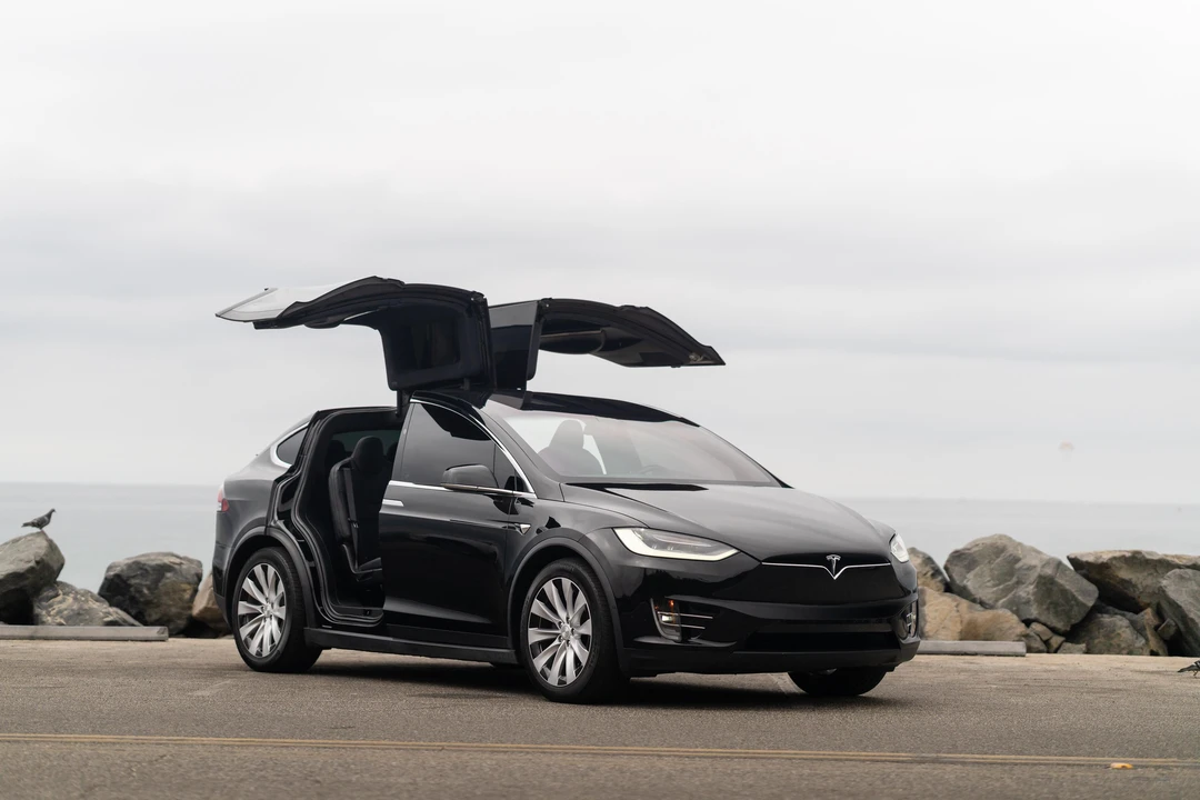 2020 Tesla Model X - Image 16 of 31