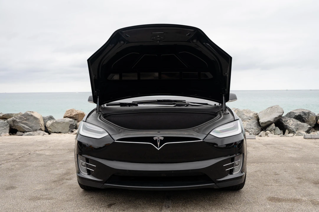 2020 Tesla Model X - Image 10 of 31