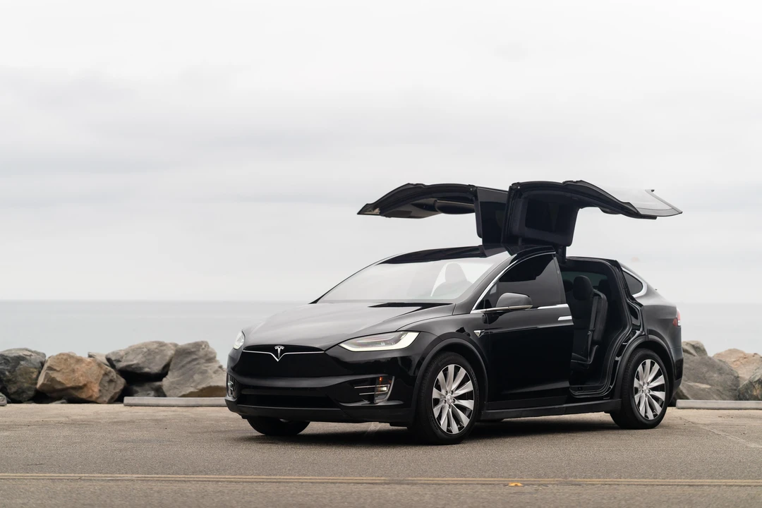 2020 Tesla Model X - Image 12 of 31