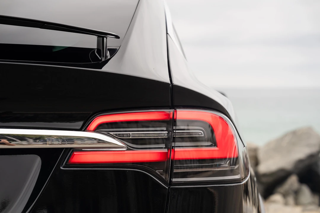 2020 Tesla Model X - Image 30 of 31