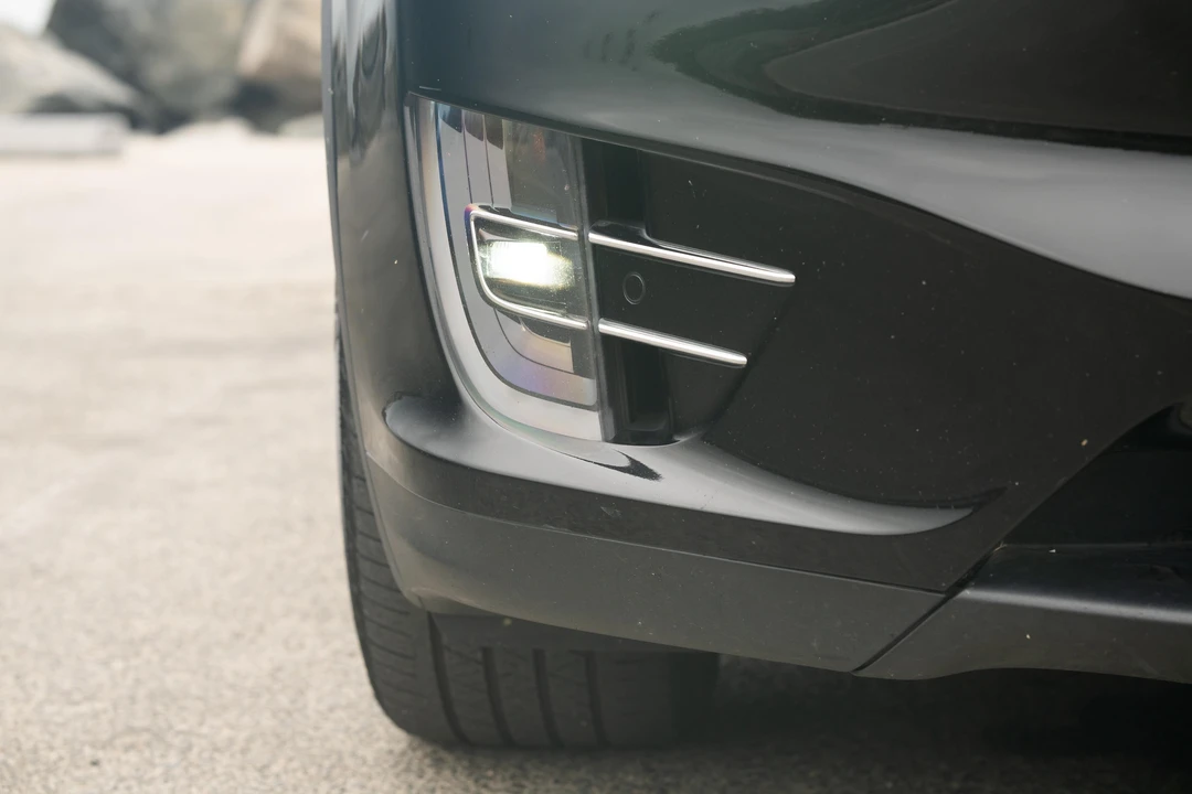 2020 Tesla Model X - Image 18 of 31