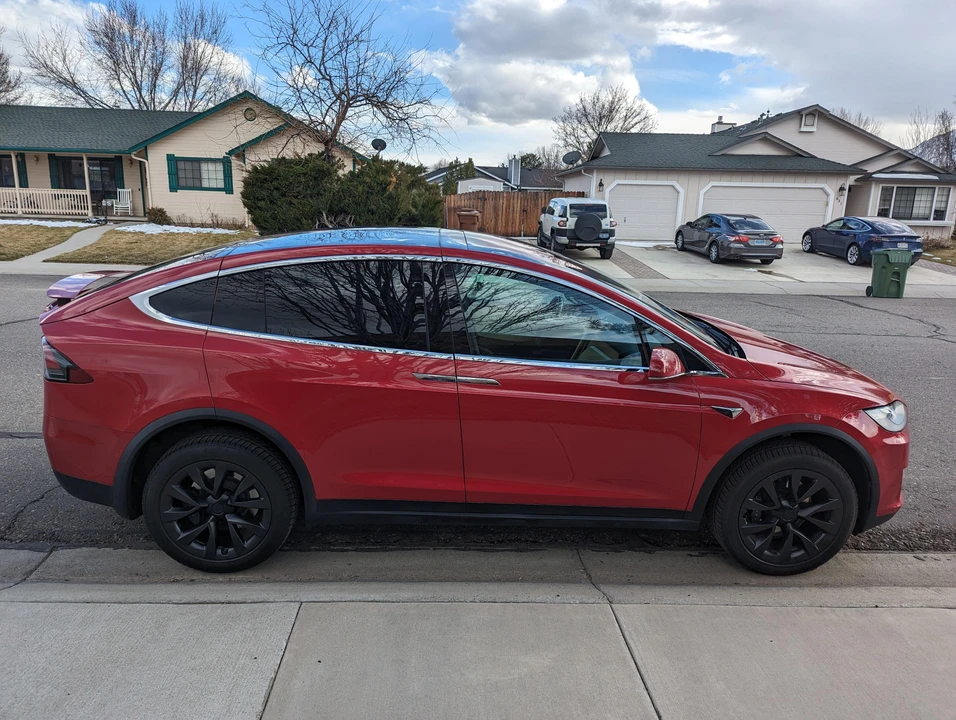 2020 Tesla Model X - Image 10 of 31